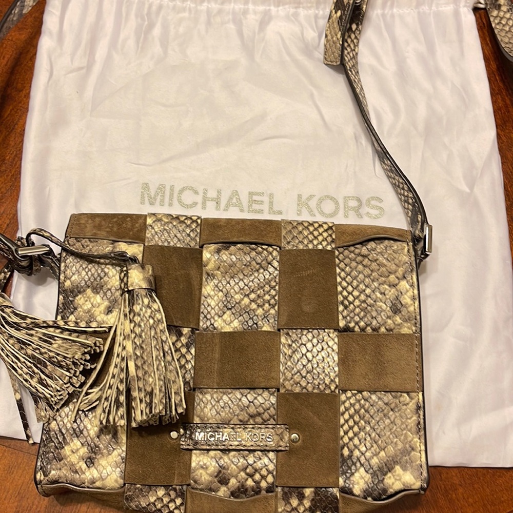Crossbody MK